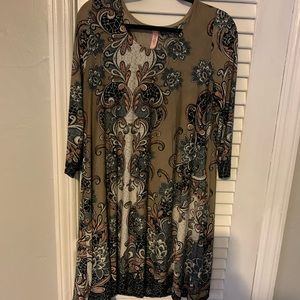 Cute paisley dress from local boutique called Charley’s. Perfect condition.